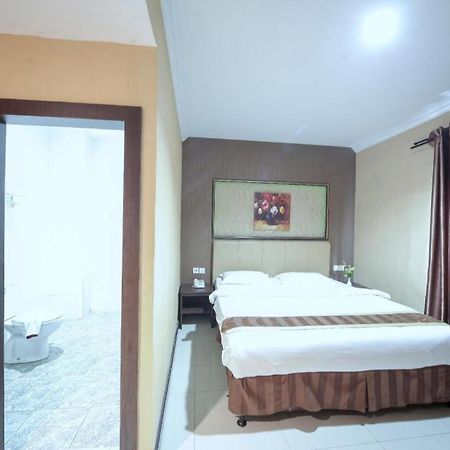 פקאנבארו New Hollywood Hotel מראה חיצוני תמונה