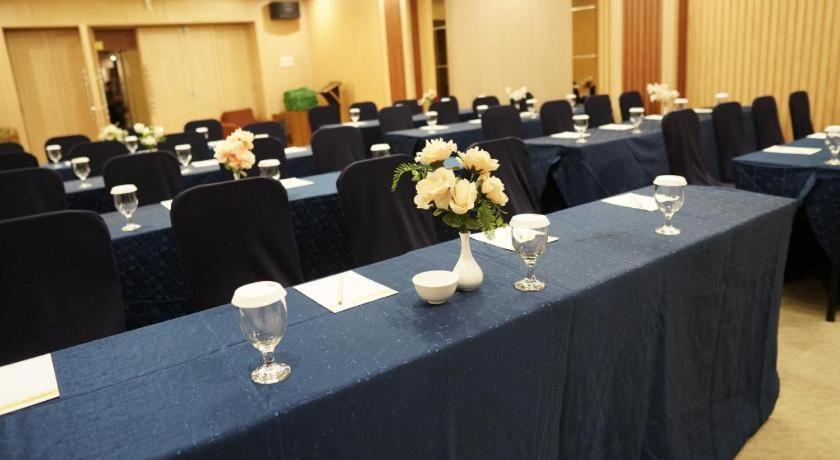 פקאנבארו New Hollywood Hotel מראה חיצוני תמונה