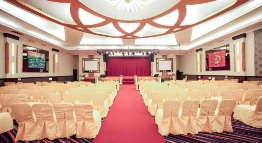 פקאנבארו New Hollywood Hotel מראה חיצוני תמונה