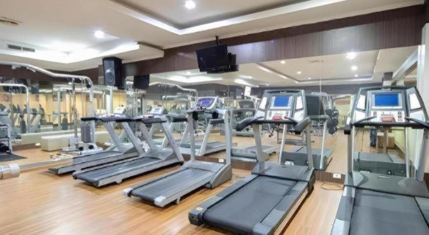 פקאנבארו New Hollywood Hotel מראה חיצוני תמונה