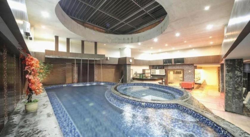 פקאנבארו New Hollywood Hotel מראה חיצוני תמונה