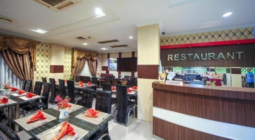 פקאנבארו New Hollywood Hotel מראה חיצוני תמונה
